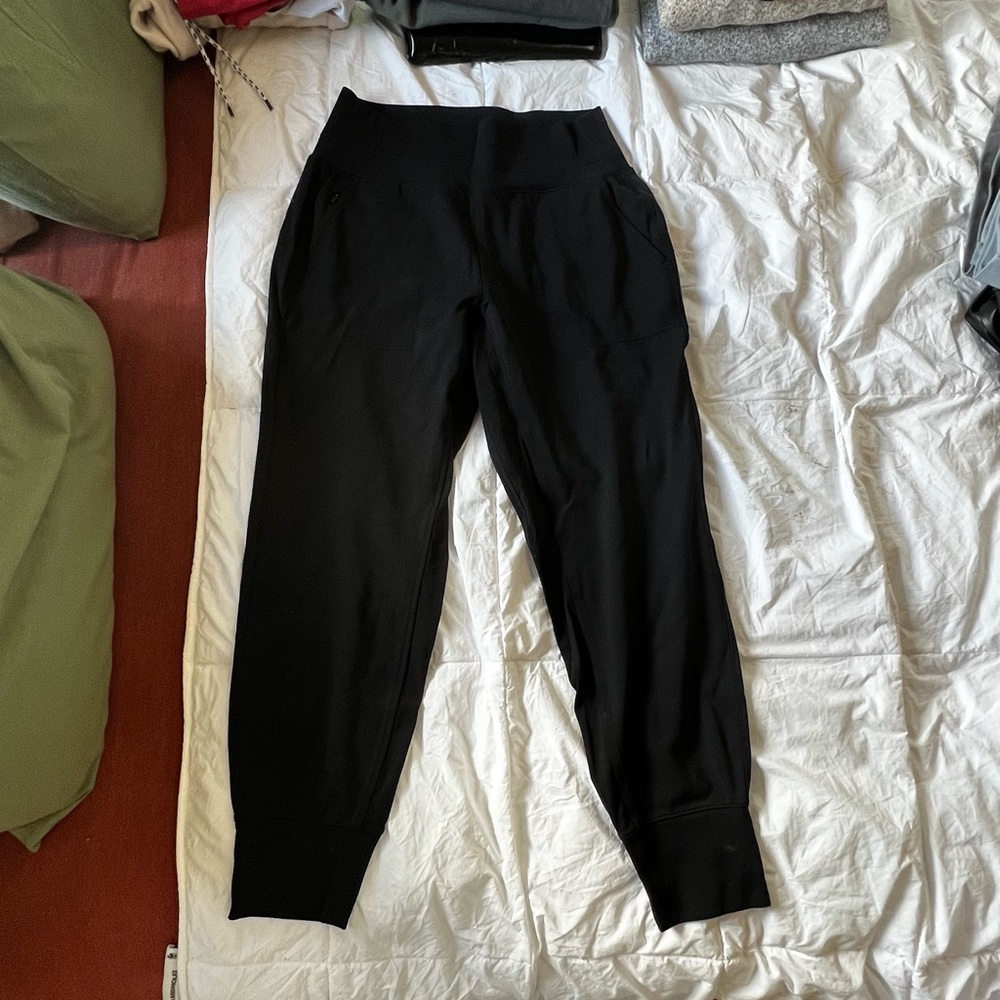 Athleta Women’s Venice Jogger black pants US Regular Size Medium BRAND NEW